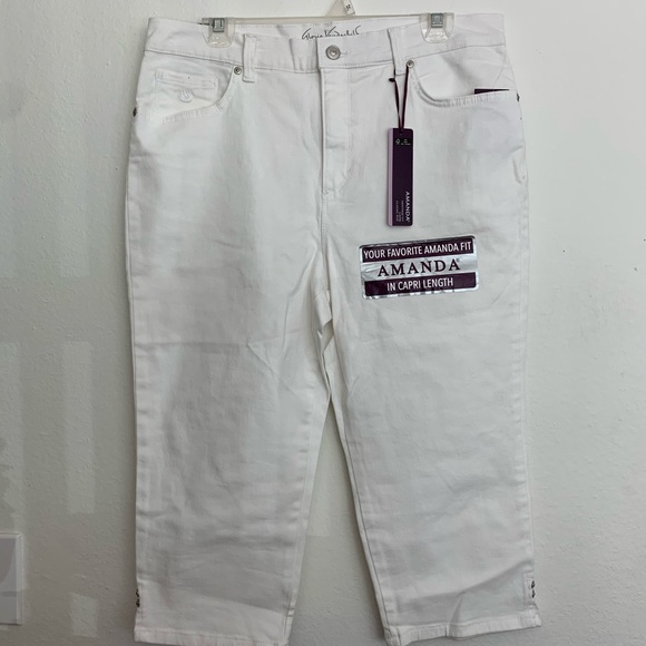 Amanda Capris - Picture 4 of 5